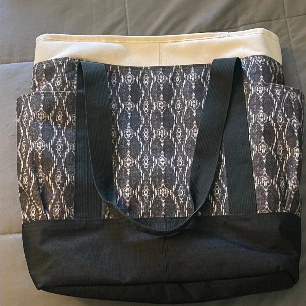Roxy Black and White Patterned Laptop Bag
